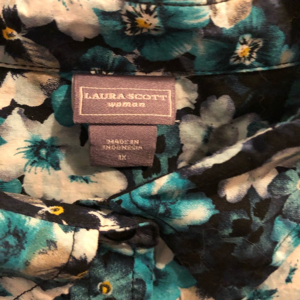 Floral button blouse - Picture 3 of 4